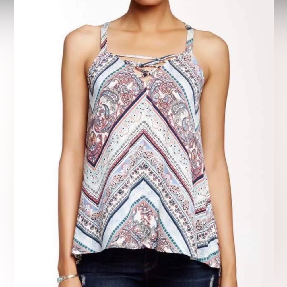 NWOT Love on a Hanger lace up tank—Size large